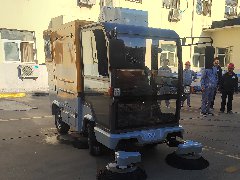 咸陽廠區內清掃用明諾掃地車